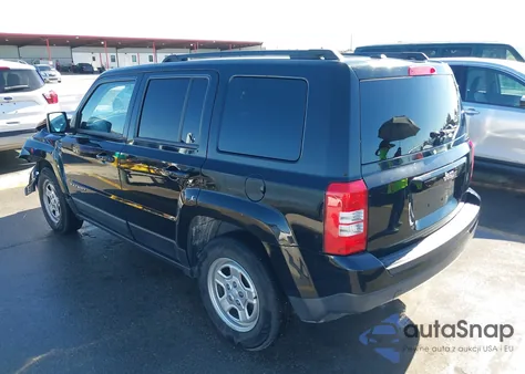 2017 Jeep Patriot Sport Fwd z USA, uszkodzony, nr VIN 1C4NJPBB3HD121054